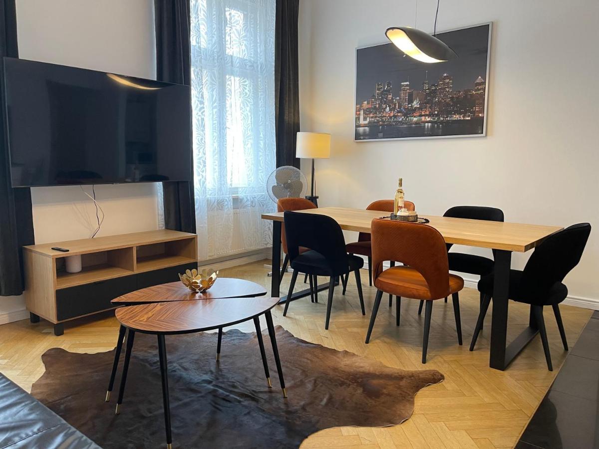 Golden Pearl - Main Square, 100 Sqm, 4 Rooms Krakow Bagian luar foto