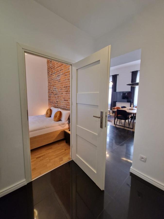 Golden Pearl - Main Square, 100 Sqm, 4 Rooms Krakow Bagian luar foto
