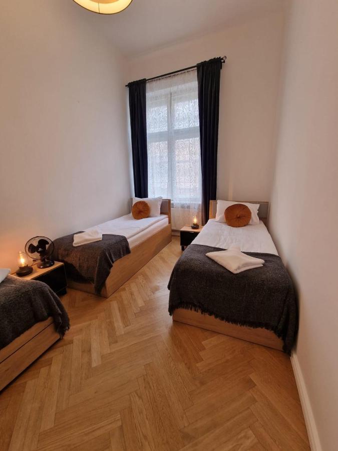 Golden Pearl - Main Square, 100 Sqm, 4 Rooms Krakow Bagian luar foto
