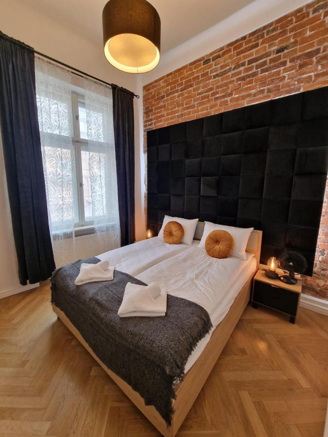 Golden Pearl - Main Square, 100 Sqm, 4 Rooms Krakow Bagian luar foto