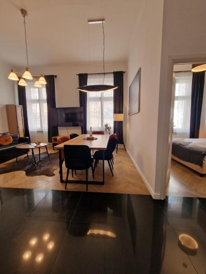 Golden Pearl - Main Square, 100 Sqm, 4 Rooms Krakow Bagian luar foto
