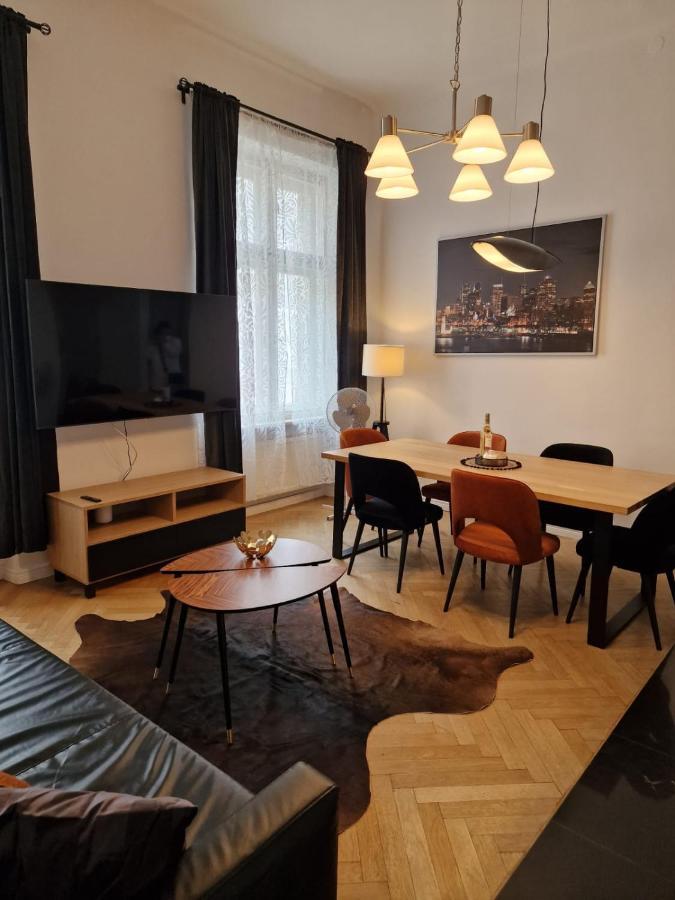 Golden Pearl - Main Square, 100 Sqm, 4 Rooms Krakow Bagian luar foto