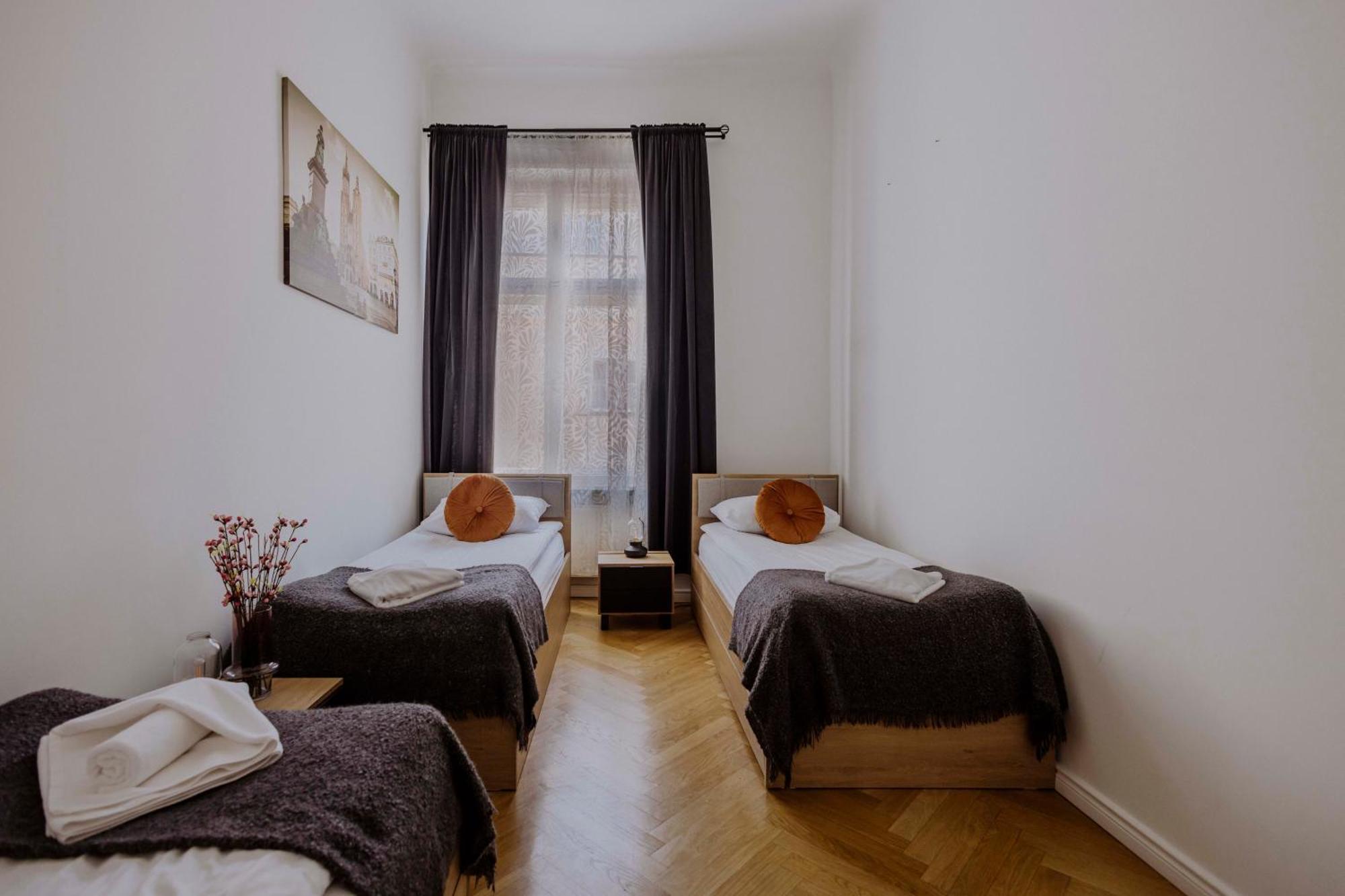 Golden Pearl - Main Square, 100 Sqm, 4 Rooms Krakow Bagian luar foto