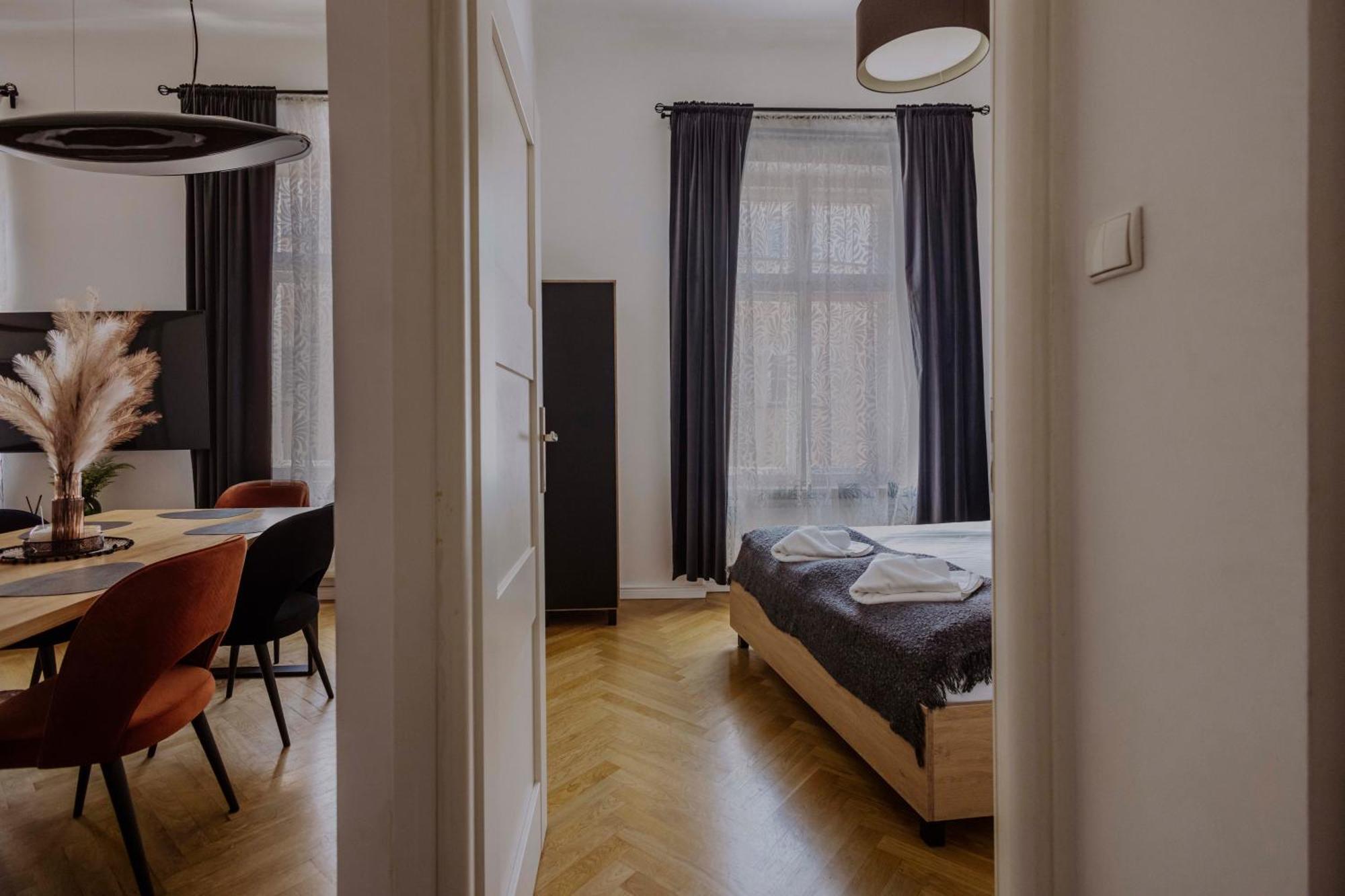 Golden Pearl - Main Square, 100 Sqm, 4 Rooms Krakow Bagian luar foto
