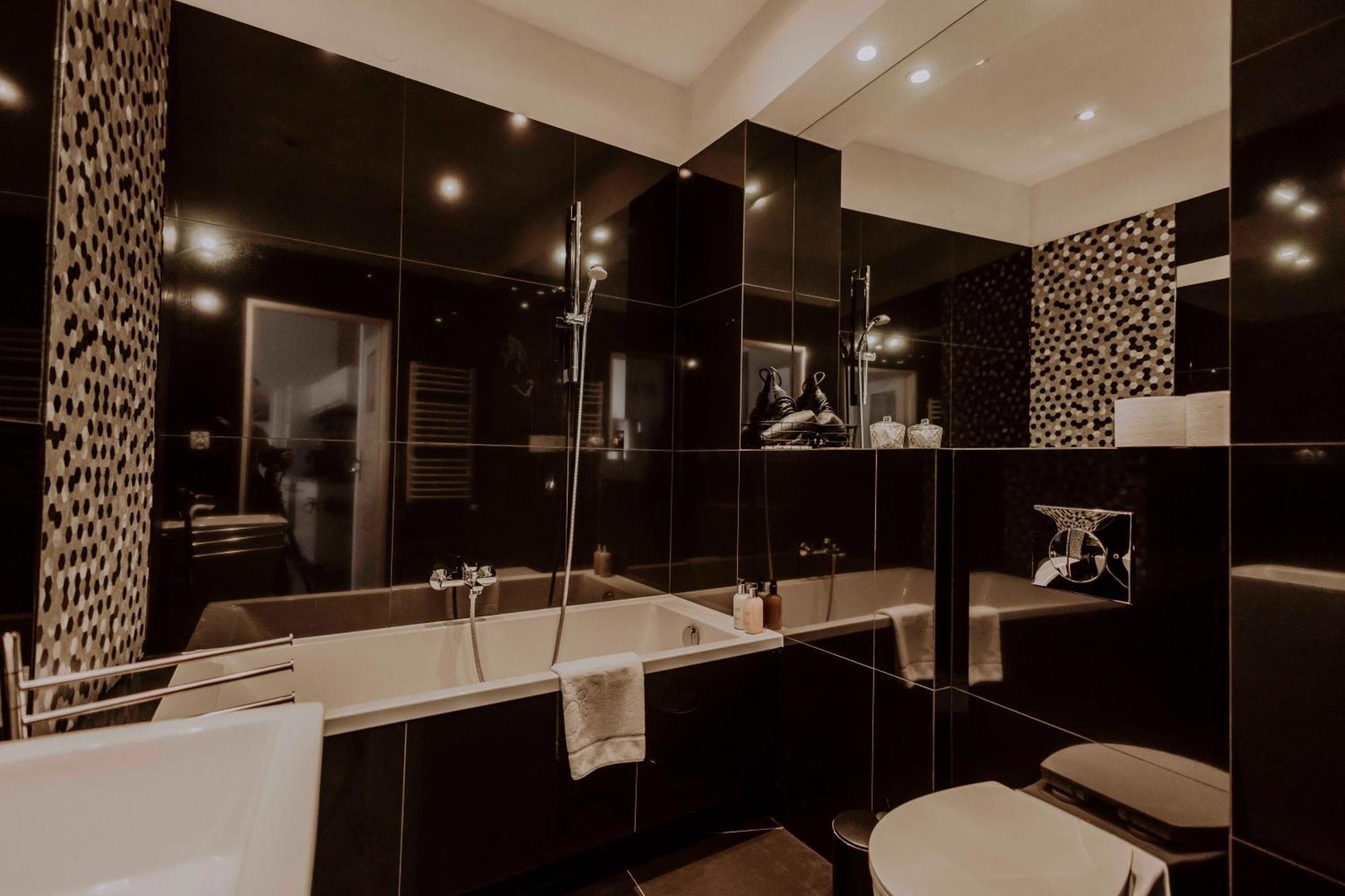 Golden Pearl - Main Square, 100 Sqm, 4 Rooms Krakow Bagian luar foto