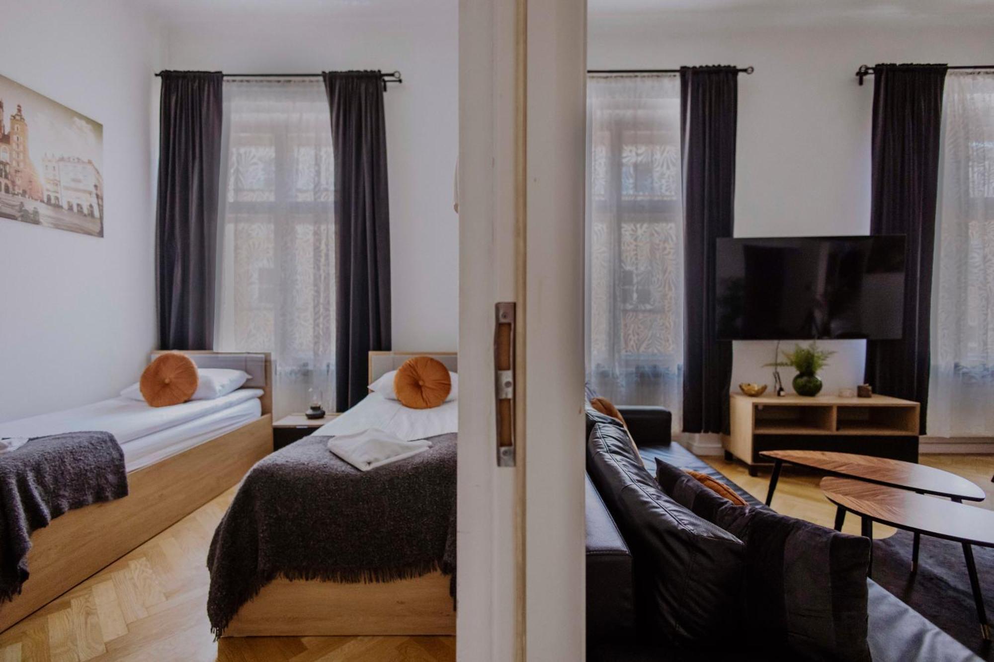 Golden Pearl - Main Square, 100 Sqm, 4 Rooms Krakow Bagian luar foto