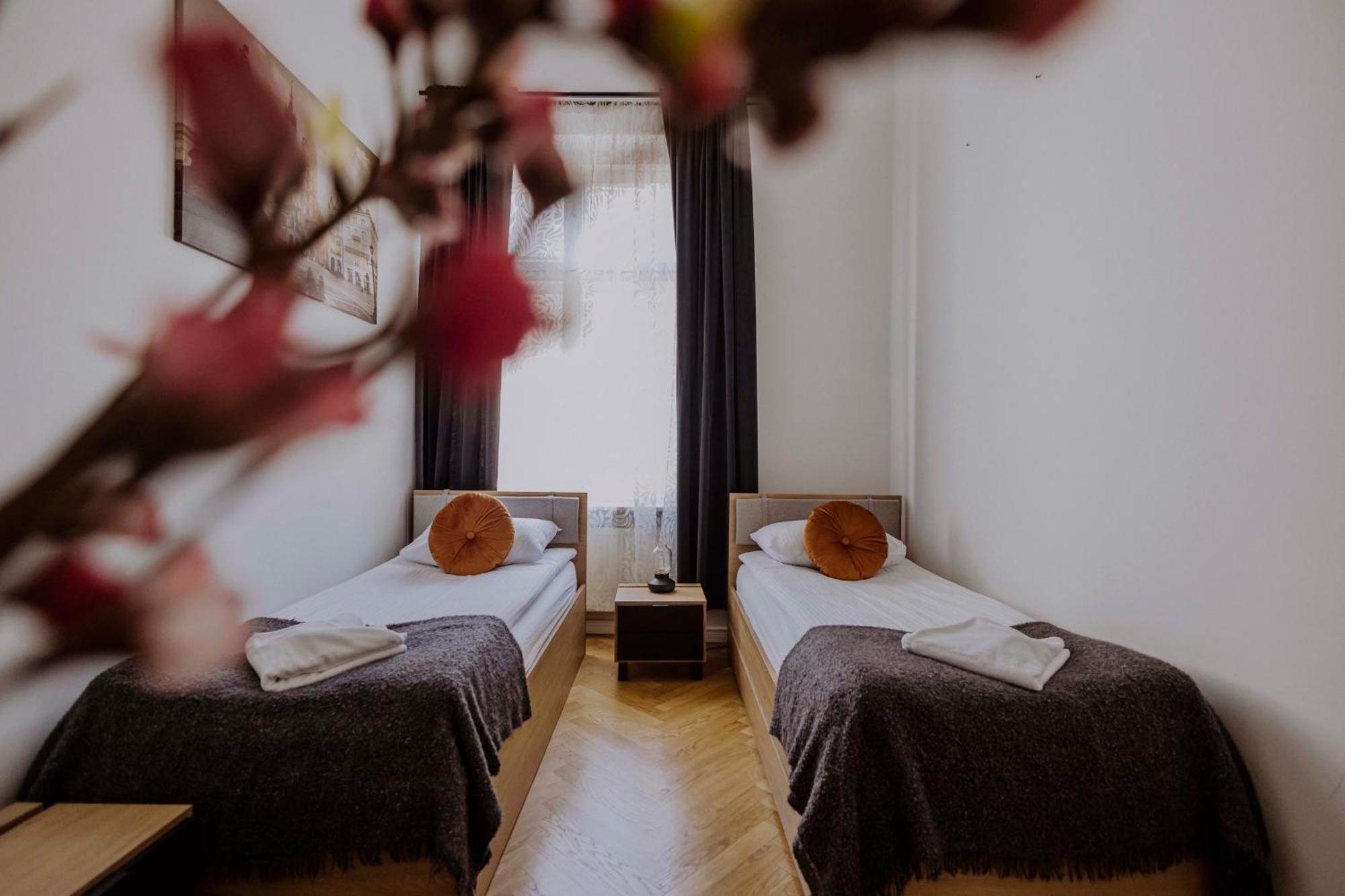 Golden Pearl - Main Square, 100 Sqm, 4 Rooms Krakow Bagian luar foto