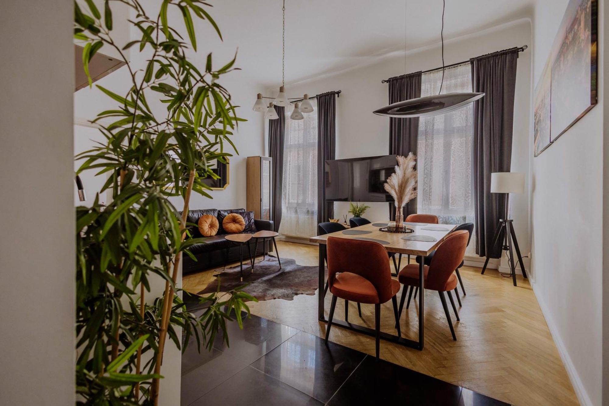 Golden Pearl - Main Square, 100 Sqm, 4 Rooms Krakow Bagian luar foto