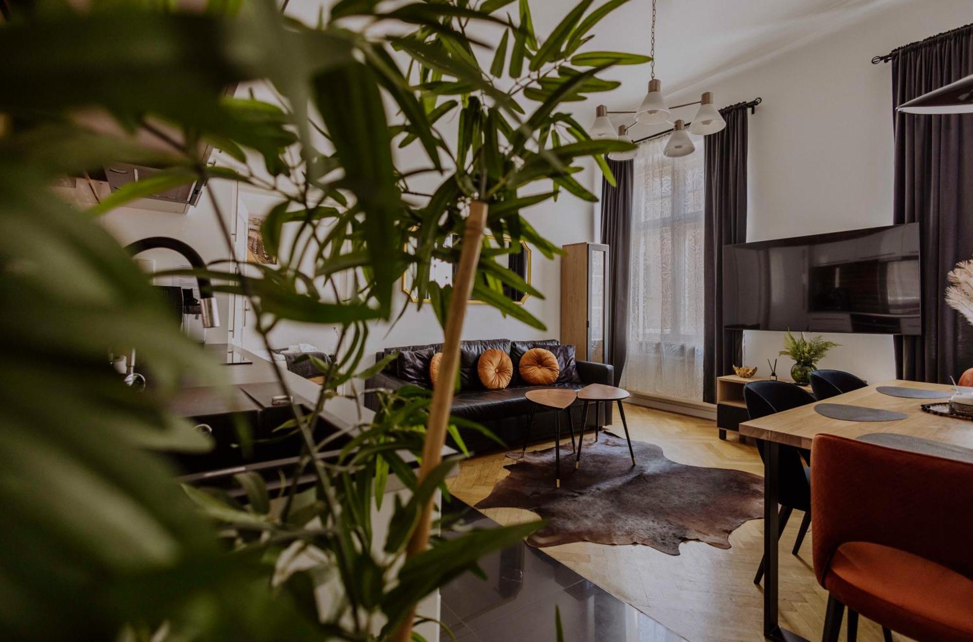 Golden Pearl - Main Square, 100 Sqm, 4 Rooms Krakow Bagian luar foto